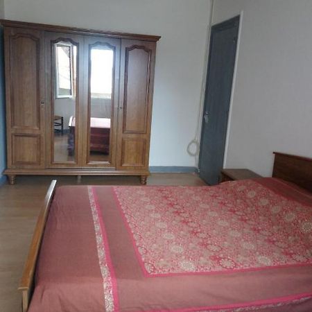 Hebergement Pour 2 Personnes,1 Chambres, Salon, Salle A Manger, Grand Garage Possibilite D'Un Lit 1 Personne Supplementaire Pour 15 Euros Sancoins Eksteriør billede